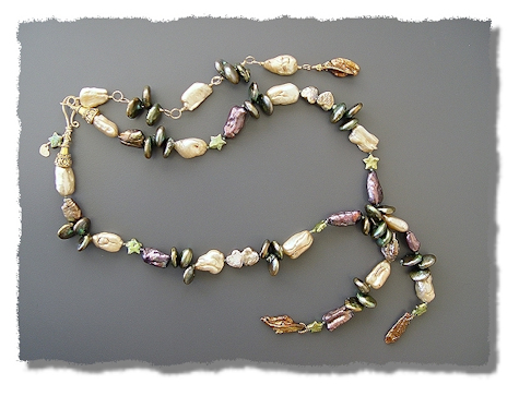 Crazy Pearls Necklace